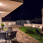 Tesa Villa